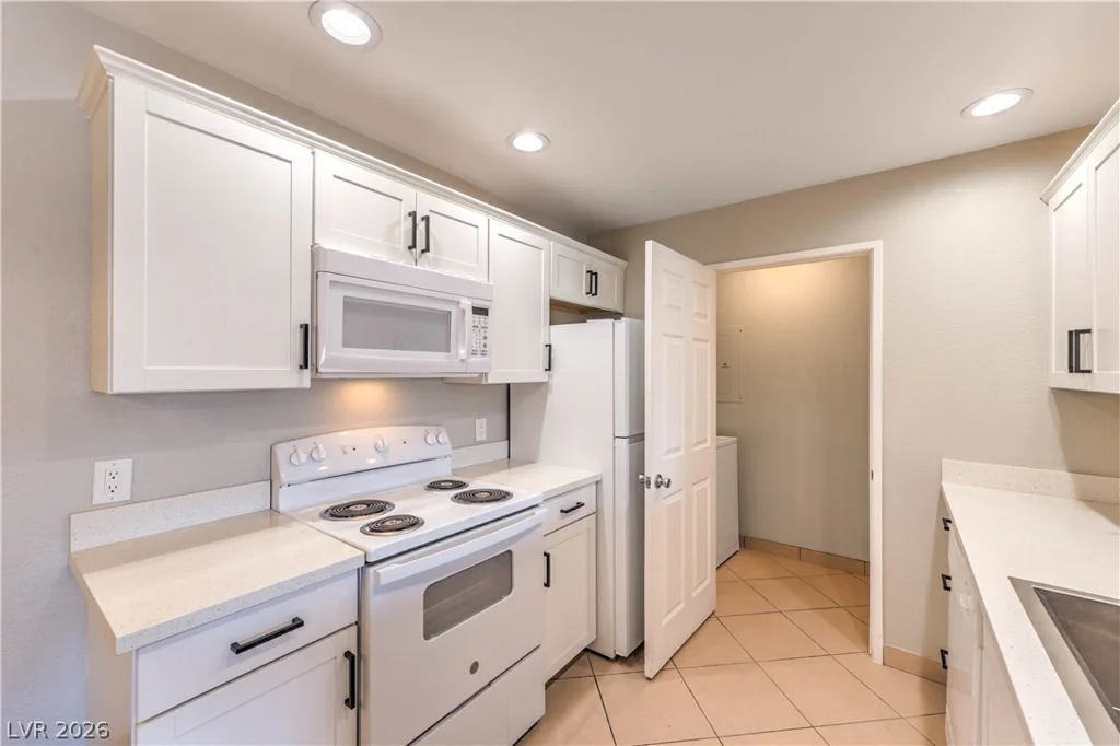 221 Mission Catalina, Las Vegas, NV 89107