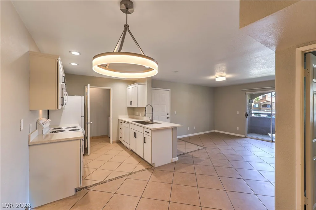 221 Mission Catalina, Las Vegas, NV 89107