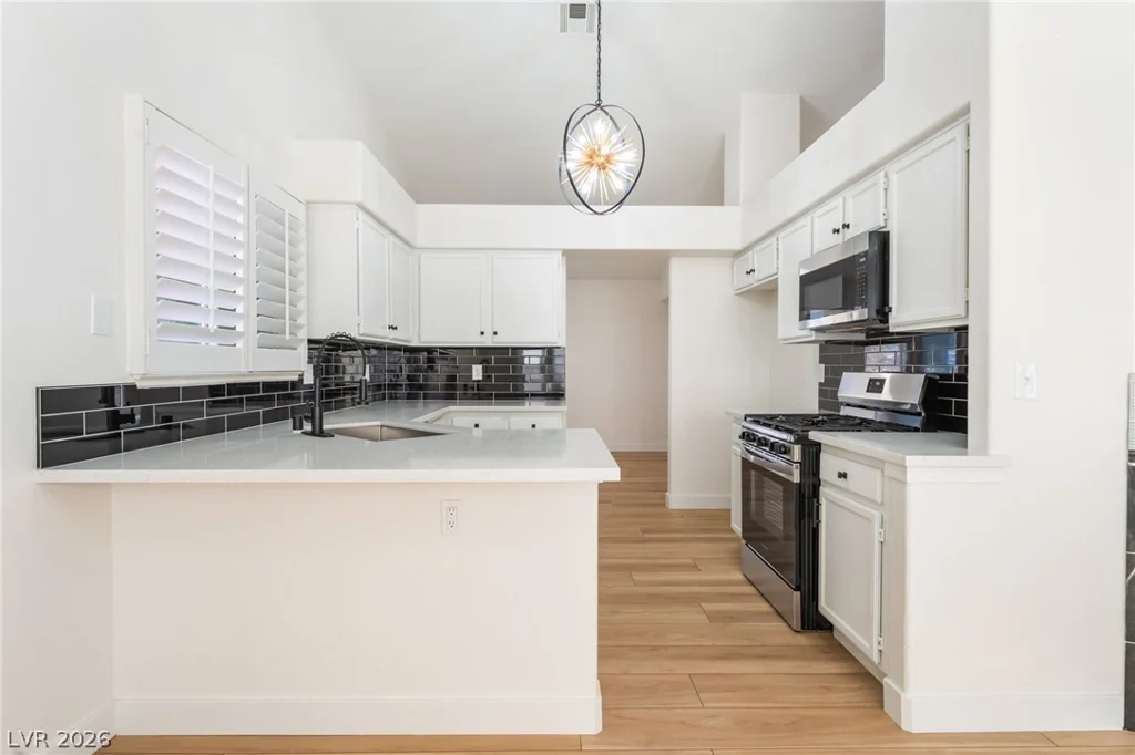 4921 Country Breeze Ct, North Las Vegas, NV 89031