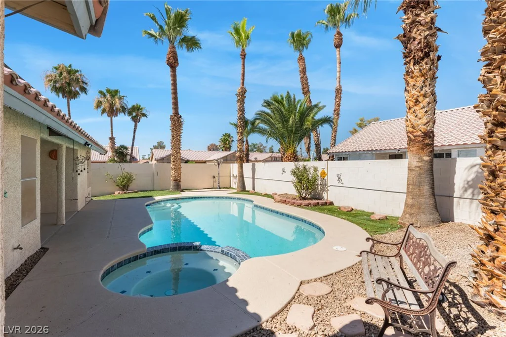 4921 Country Breeze Ct, North Las Vegas, NV 89031