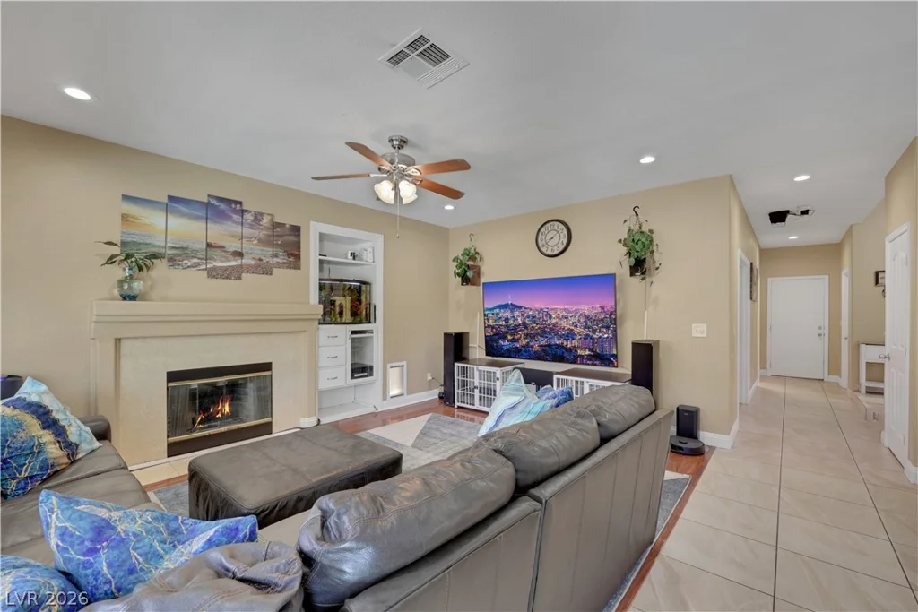 9229 Valador, Las Vegas, NV 89129