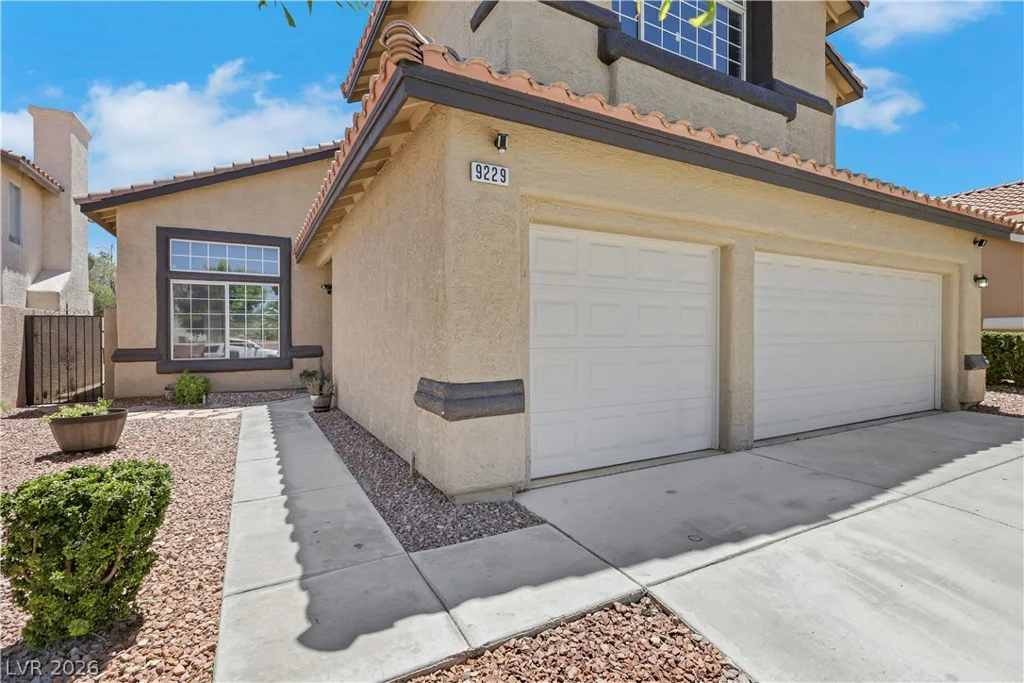 9229 Valador, Las Vegas, NV 89129