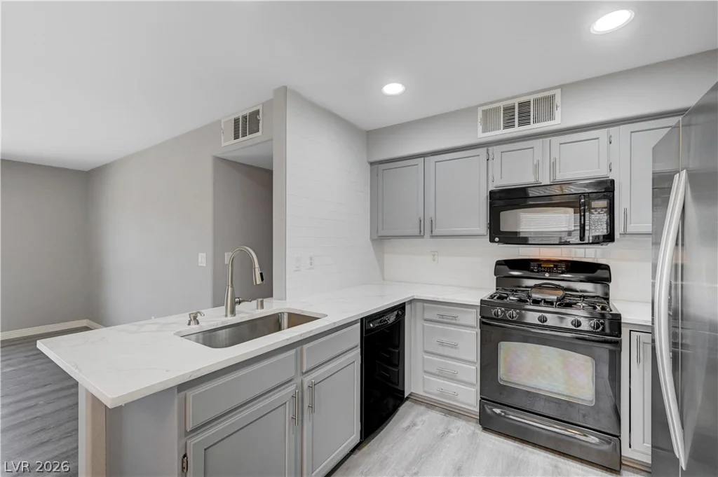 3425 RUSSELL, Las Vegas, NV 89120