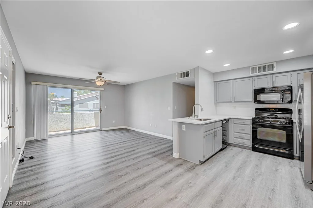 3425 RUSSELL, Las Vegas, NV 89120