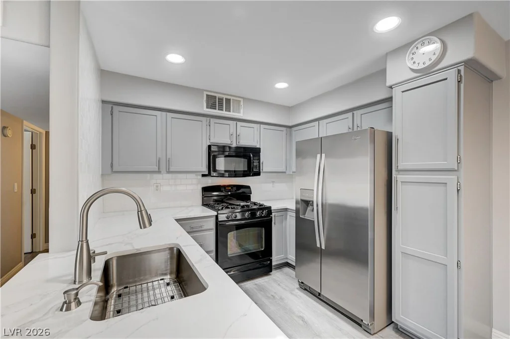 3425 RUSSELL, Las Vegas, NV 89120