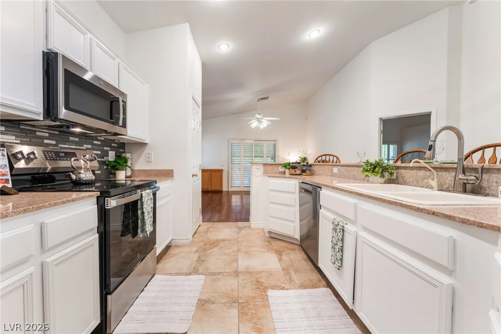 8096 Chestnut Glen, Las Vegas, NV 89131