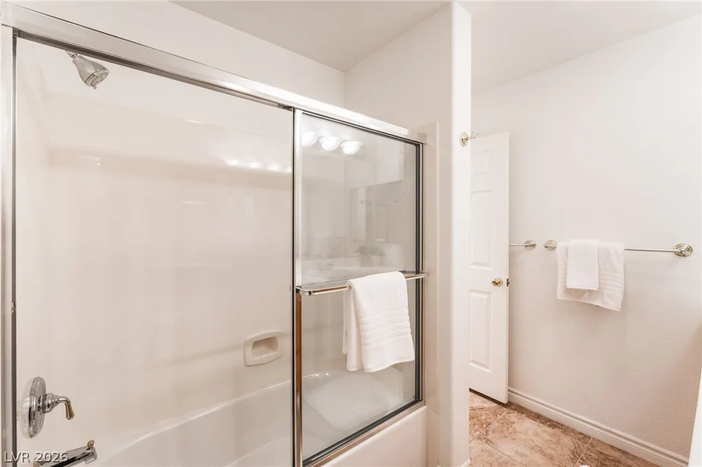 8096 Chestnut Glen, Las Vegas, NV 89131