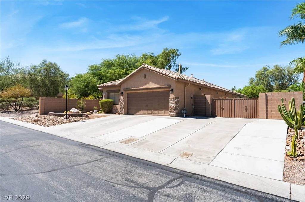 8096 Chestnut Glen, Las Vegas, NV 89131
