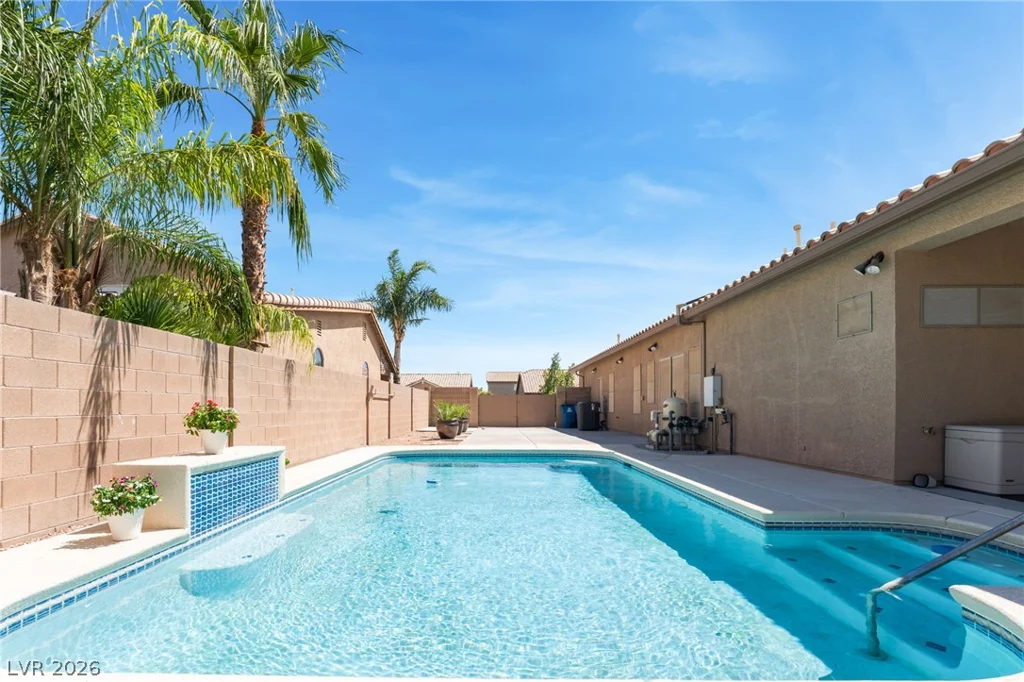 8096 Chestnut Glen, Las Vegas, NV 89131