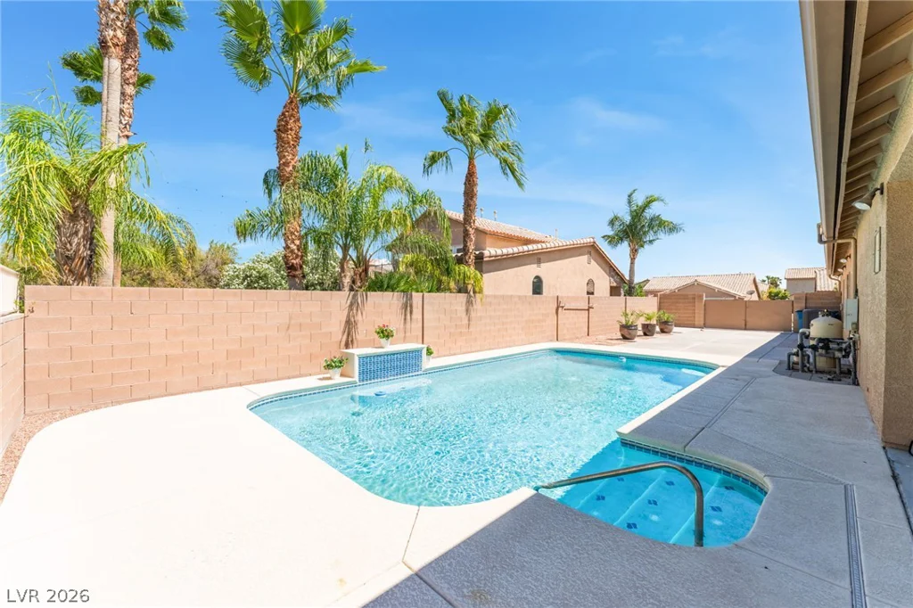 8096 Chestnut Glen, Las Vegas, NV 89131