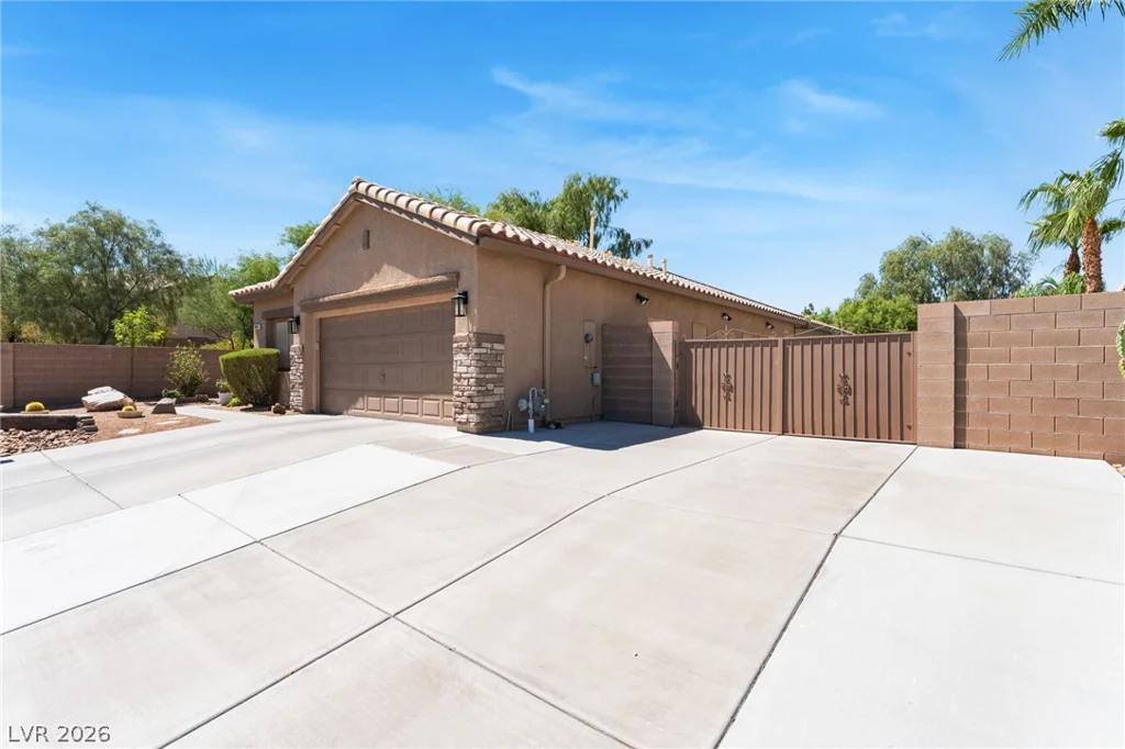 8096 Chestnut Glen, Las Vegas, NV 89131