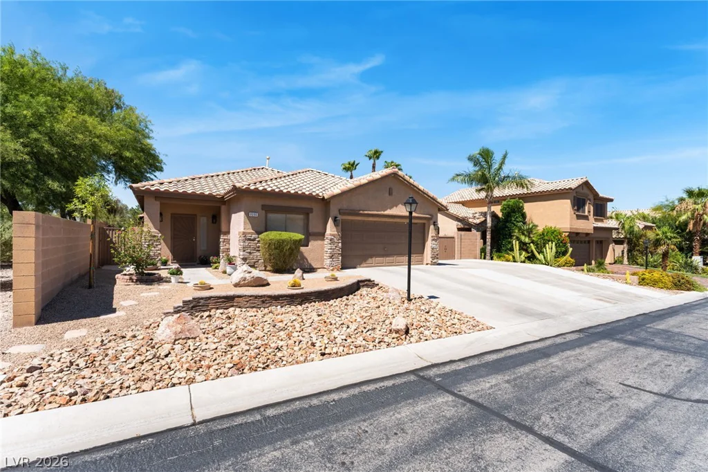 8096 Chestnut Glen, Las Vegas, NV 89131