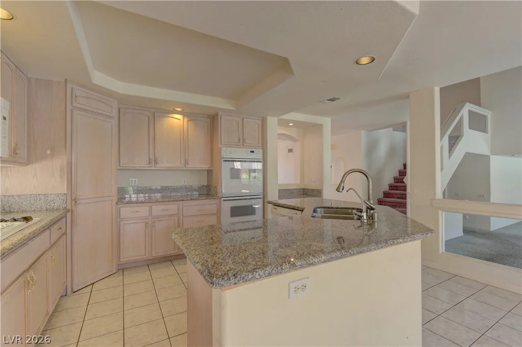 11 Old Lake, Henderson, NV 89074