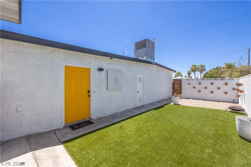 1310 Eastwood, Las Vegas, NV 89104
