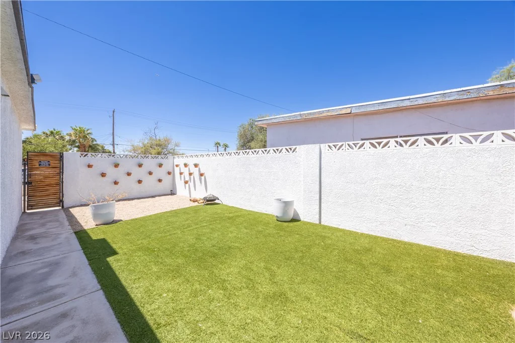 1310 Eastwood, Las Vegas, NV 89104