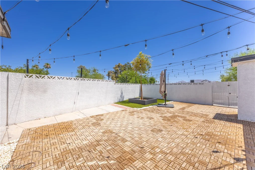 1310 Eastwood, Las Vegas, NV 89104