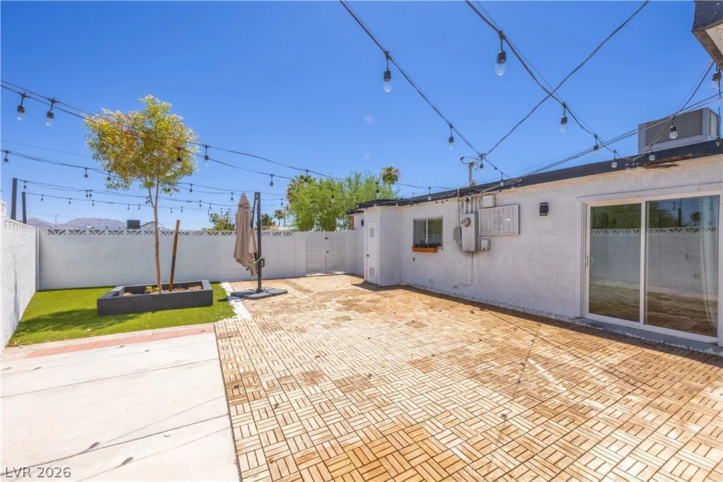 1310 Eastwood, Las Vegas, NV 89104