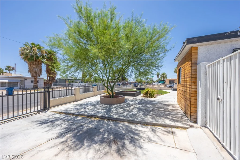 1310 Eastwood, Las Vegas, NV 89104