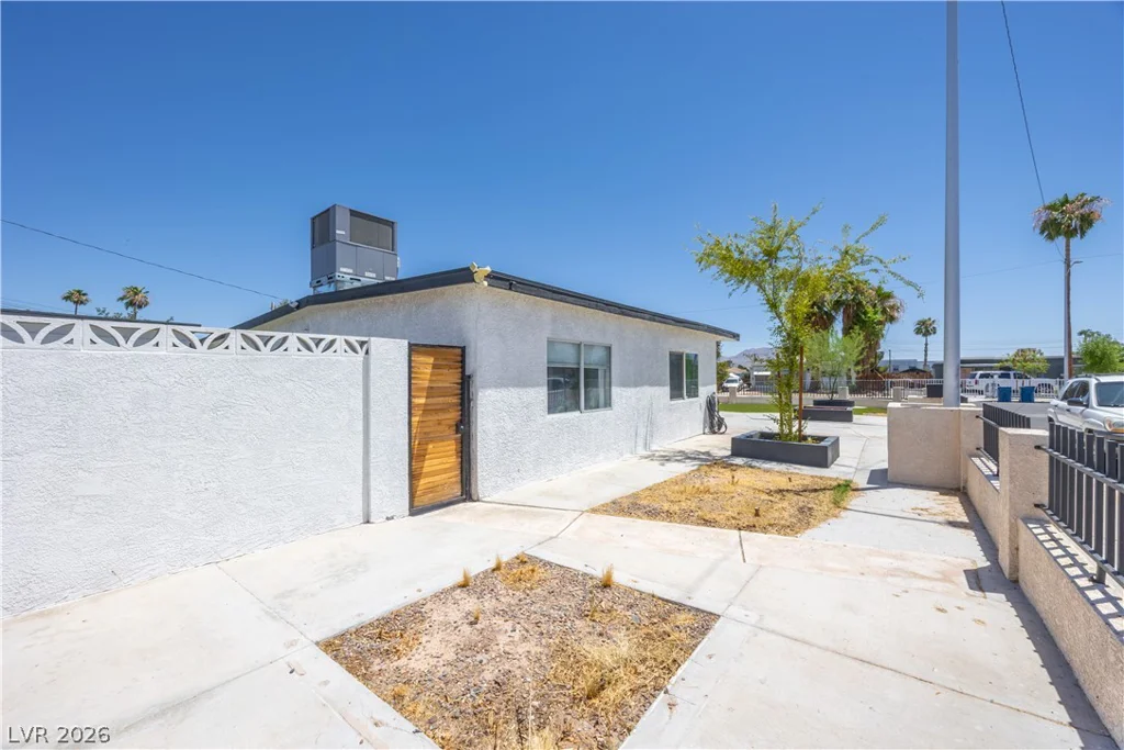 1310 Eastwood, Las Vegas, NV 89104