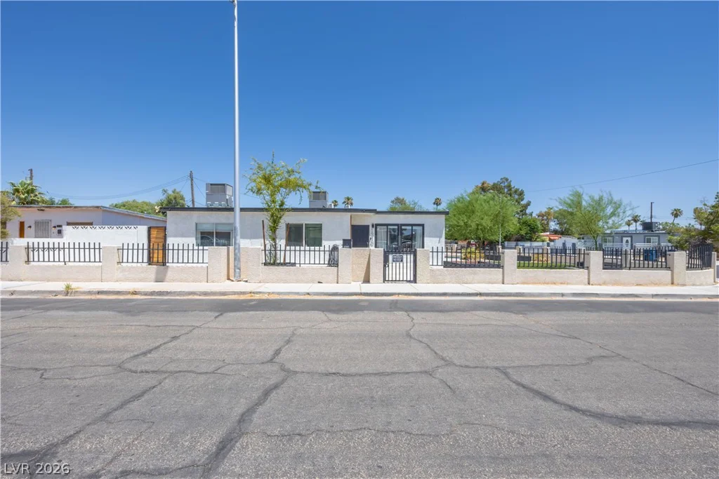 1310 Eastwood, Las Vegas, NV 89104