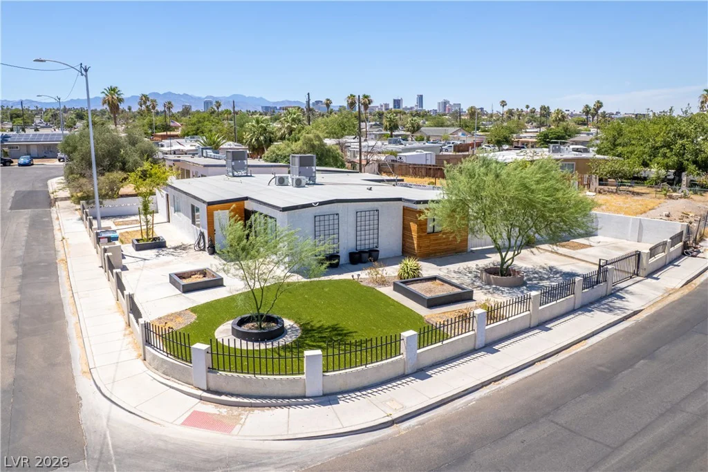 1310 Eastwood, Las Vegas, NV 89104