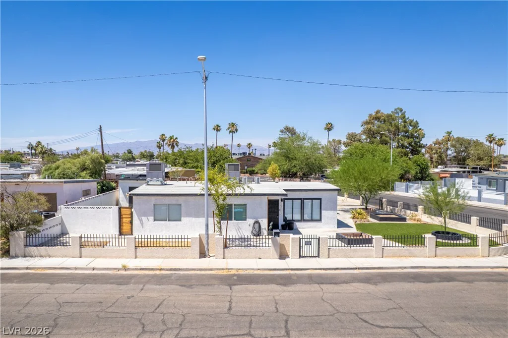 1310 Eastwood, Las Vegas, NV 89104