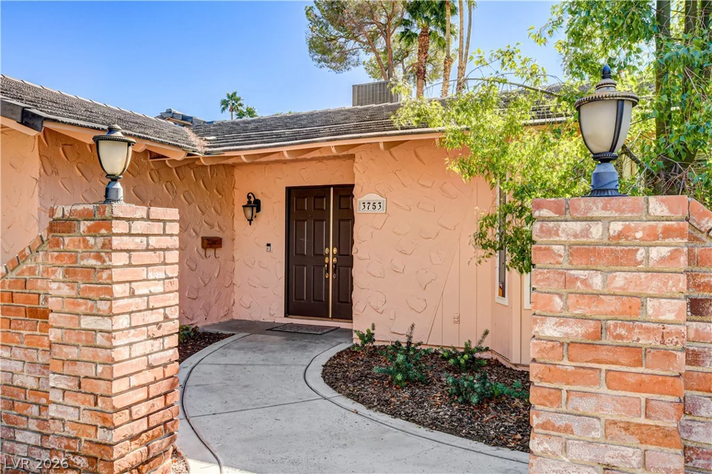 3753 Meadowcrest, Las Vegas, NV 89121