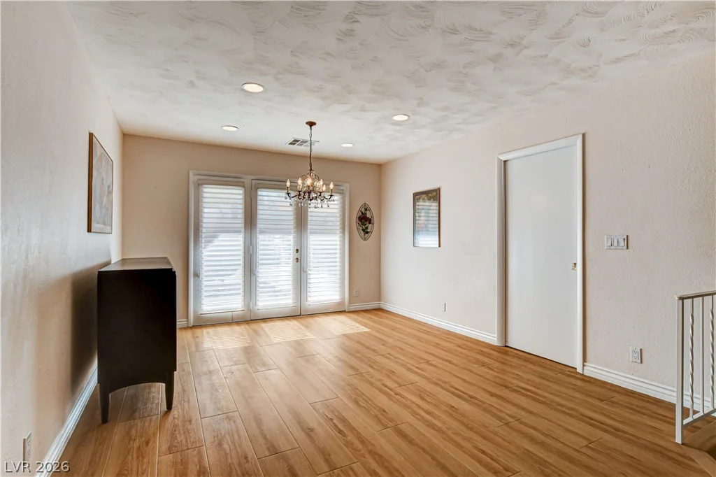 3753 Meadowcrest, Las Vegas, NV 89121