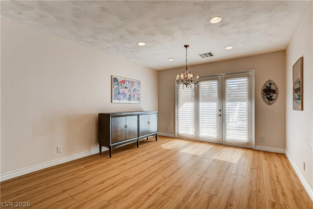 3753 Meadowcrest, Las Vegas, NV 89121
