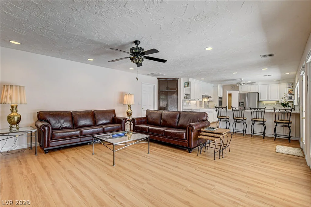 3753 Meadowcrest, Las Vegas, NV 89121