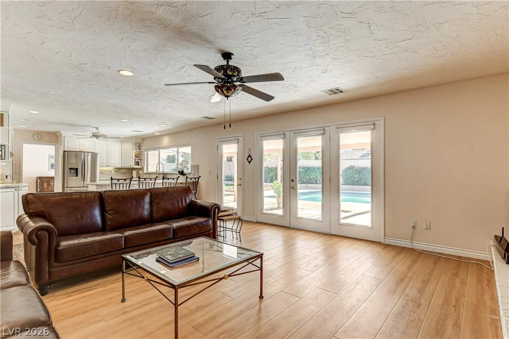 3753 Meadowcrest, Las Vegas, NV 89121