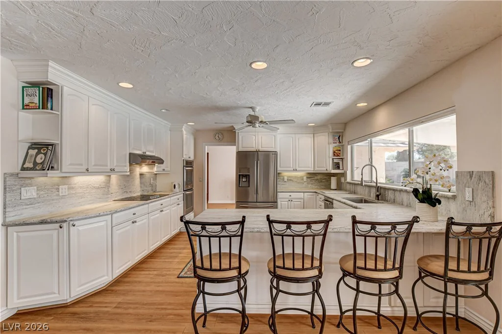 3753 Meadowcrest, Las Vegas, NV 89121