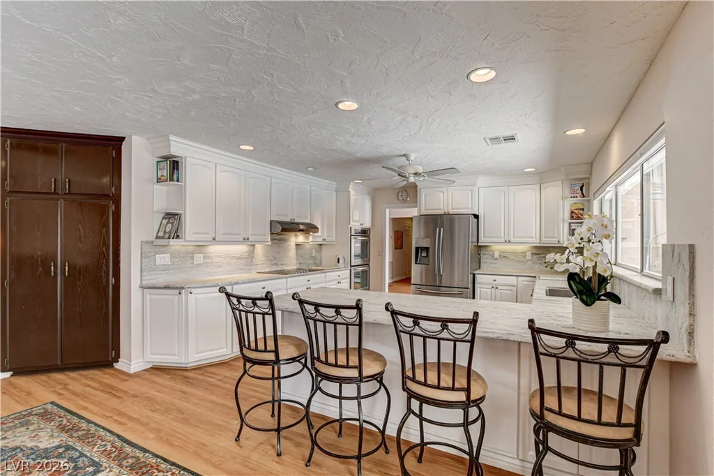 3753 Meadowcrest, Las Vegas, NV 89121