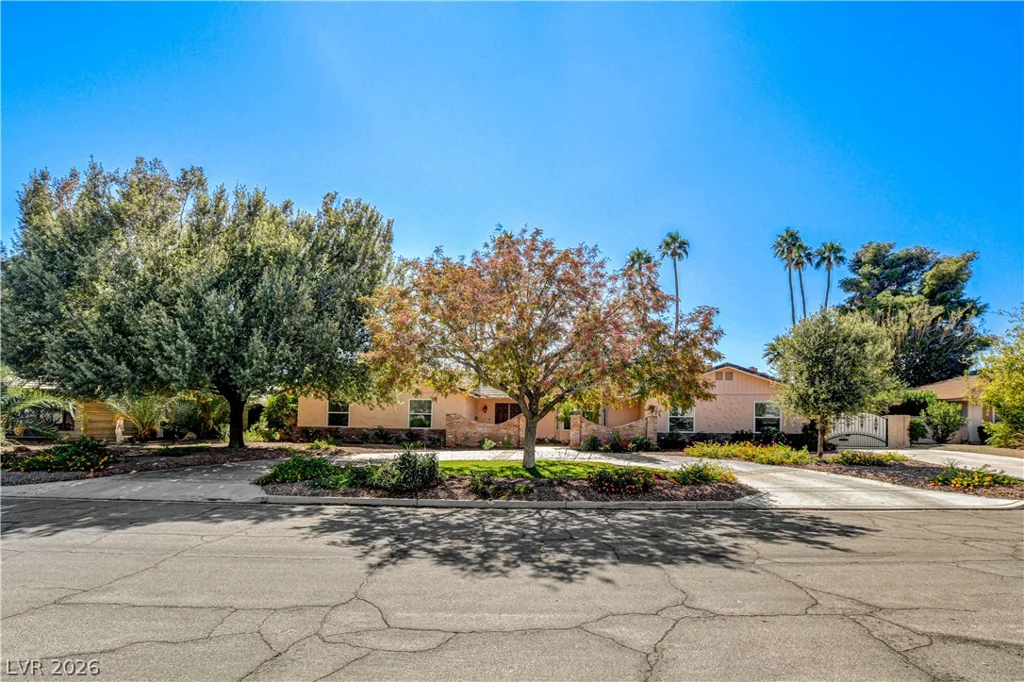 3753 Meadowcrest, Las Vegas, NV 89121