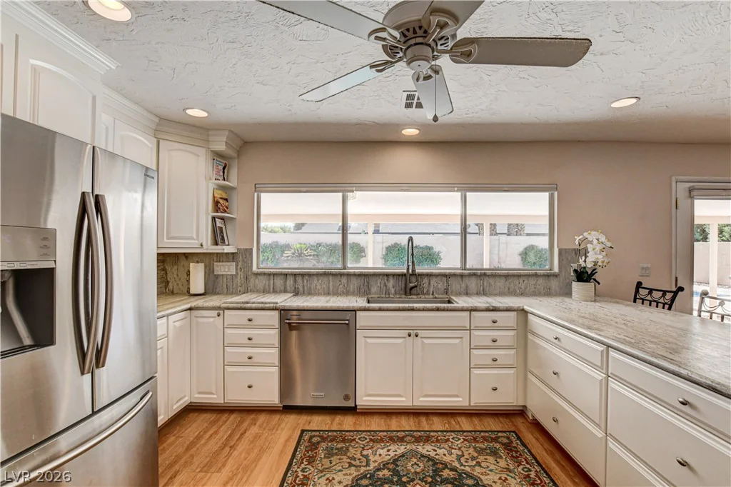 3753 Meadowcrest, Las Vegas, NV 89121