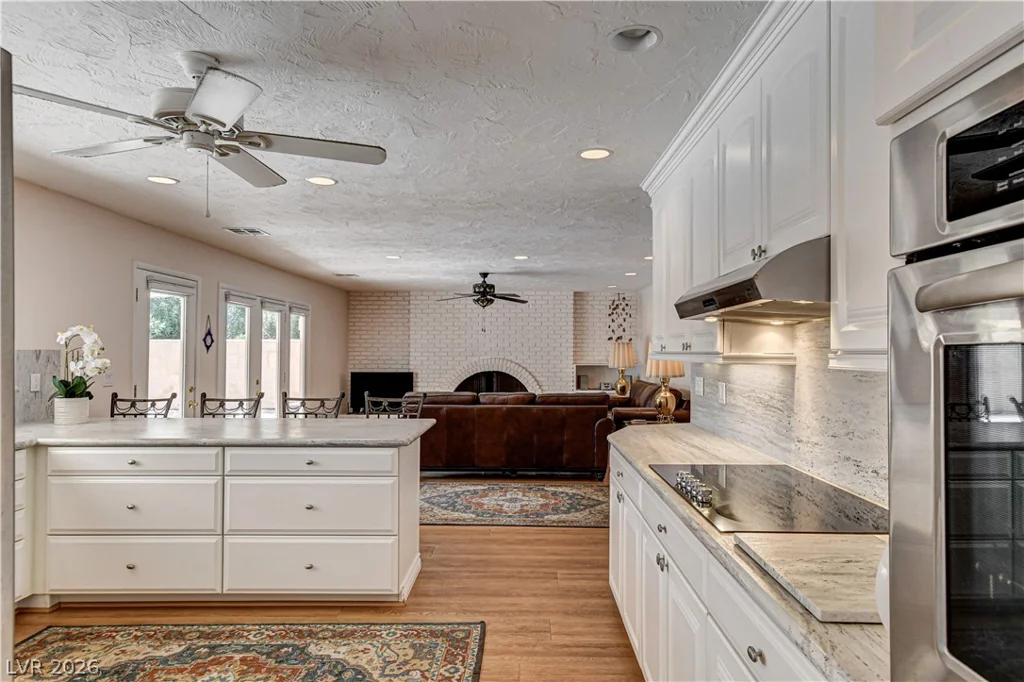 3753 Meadowcrest, Las Vegas, NV 89121