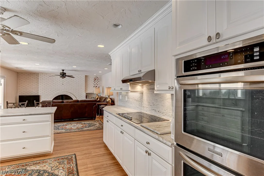3753 Meadowcrest, Las Vegas, NV 89121