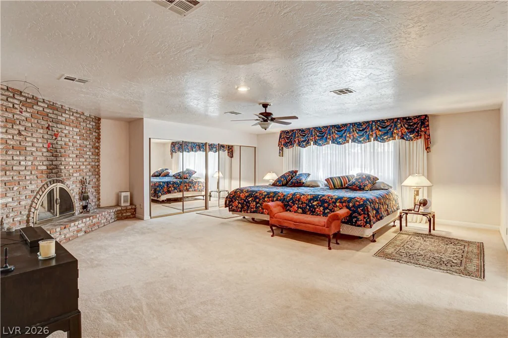 3753 Meadowcrest, Las Vegas, NV 89121