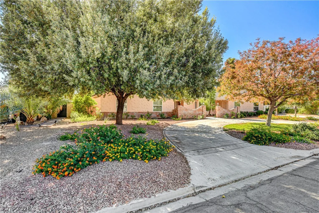 3753 Meadowcrest, Las Vegas, NV 89121
