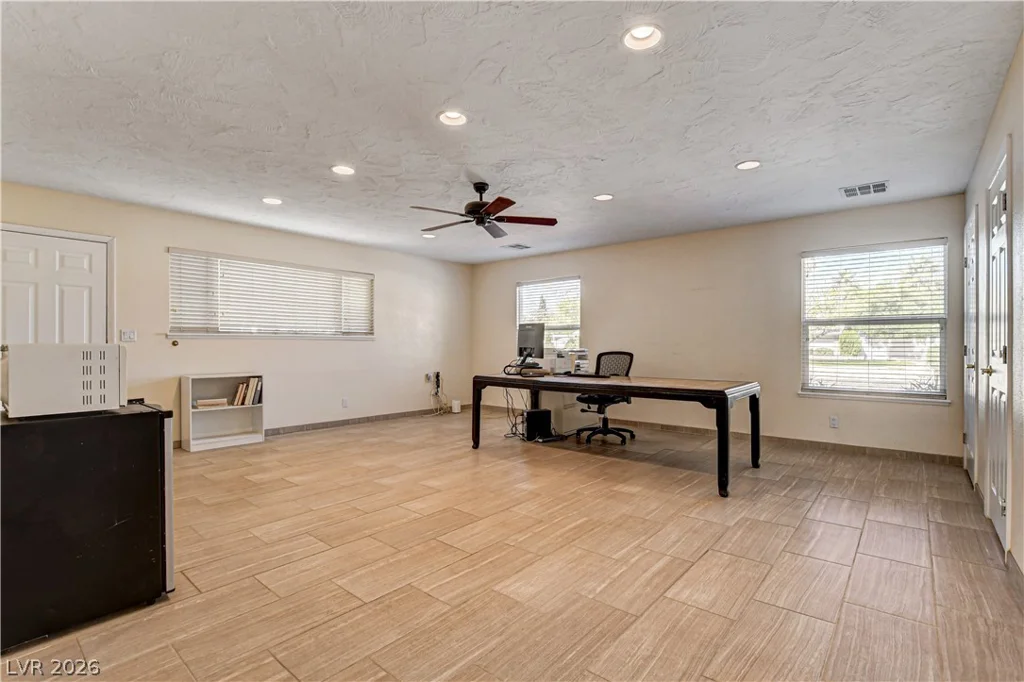 3753 Meadowcrest, Las Vegas, NV 89121