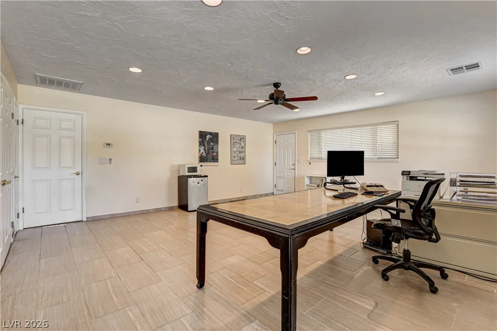 3753 Meadowcrest, Las Vegas, NV 89121