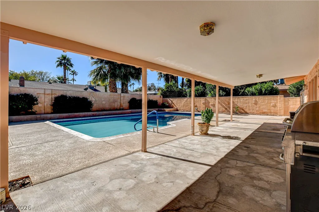 3753 Meadowcrest, Las Vegas, NV 89121