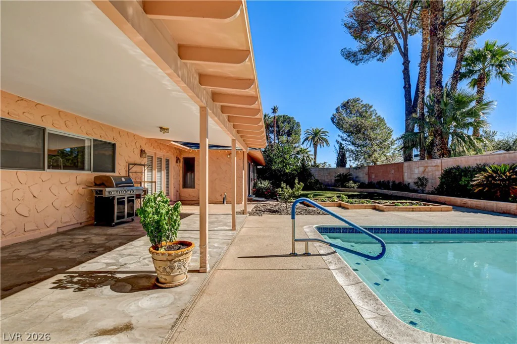 3753 Meadowcrest, Las Vegas, NV 89121