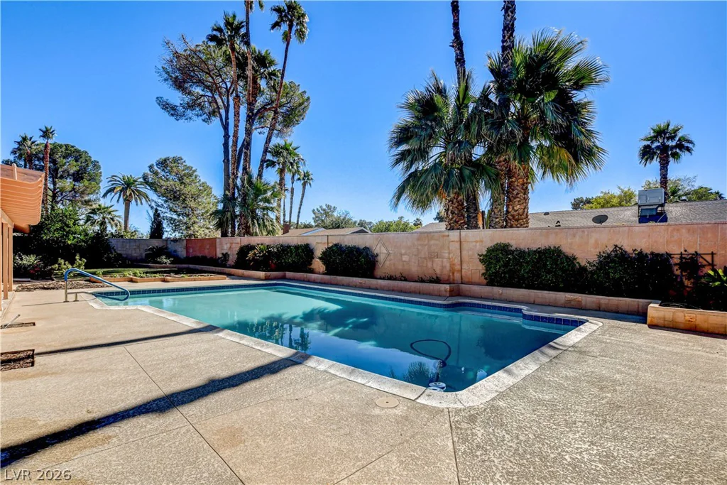 3753 Meadowcrest, Las Vegas, NV 89121
