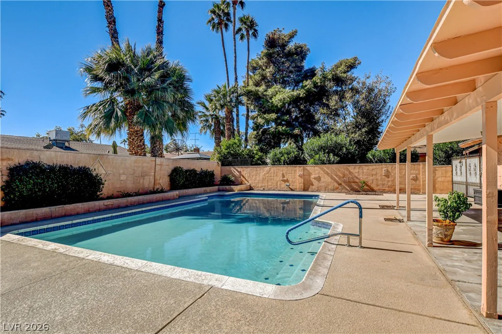 3753 Meadowcrest, Las Vegas, NV 89121