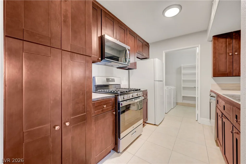 7885 Flamingo, Las Vegas, NV 89147