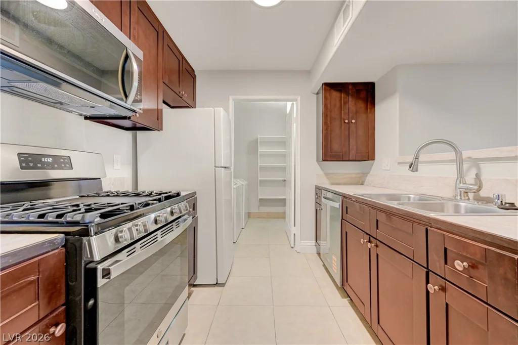 7885 Flamingo, Las Vegas, NV 89147