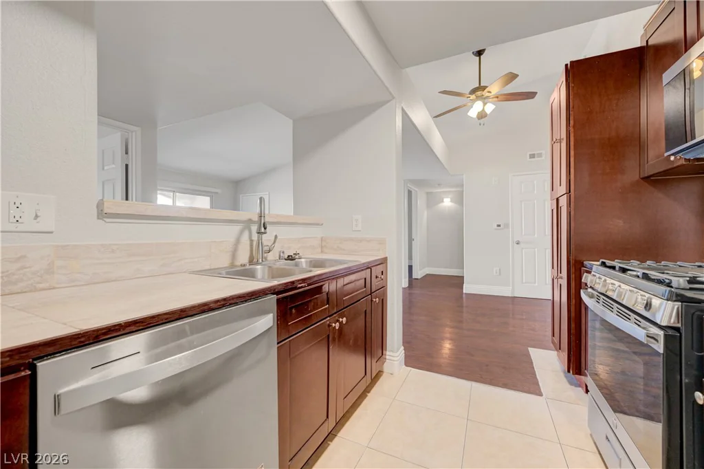 7885 Flamingo, Las Vegas, NV 89147