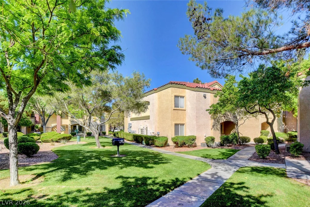 7885 Flamingo, Las Vegas, NV 89147