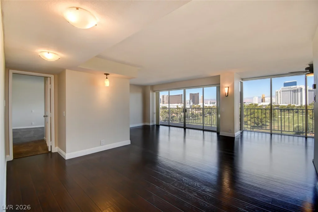 3111 Bel Air, Las Vegas, NV 89109